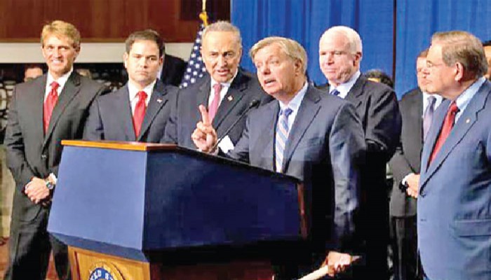 ‘গ্যাং অফ এইট’ সিনেটরের বড় ধাক্কায় অভিবাসন সংস্কার স্থবির ‘গ্যাং অফ এইট’ সিনেটরের বড় ধাক্কায় অভিবাসন সংস্কার স্থবির