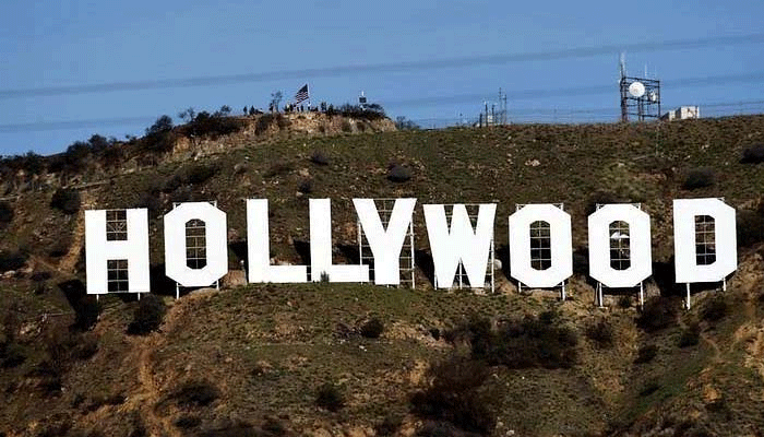 অভিনয় শিল্পীদের ধর্মঘটে : হলিউডে অচলাবস্থা অভিনয় শিল্পীদের ধর্মঘটে : হলিউডে অচলাবস্থা