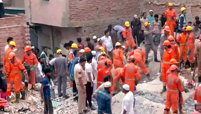 দিল্লিতে ধসে পড়ল চারতলা ভবন, নিহত ৪