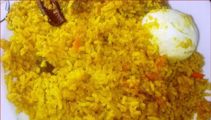 সুস্বাদু ডিম খিচুড়ি