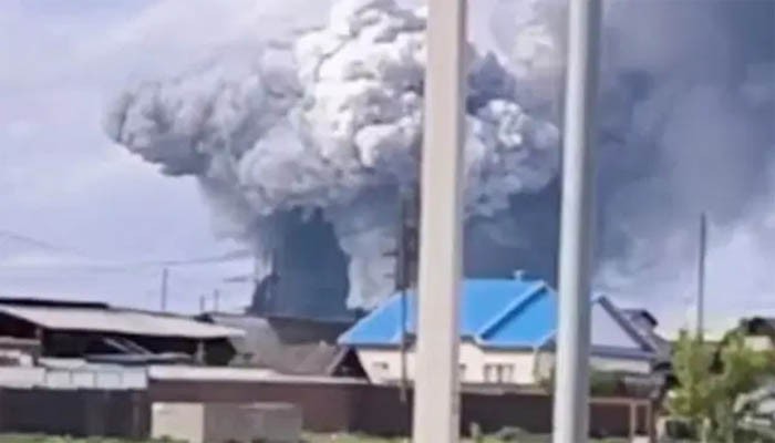 রাশিয়ার বিমানঘাঁটিতে ইউক্রেনের ড্রোন হামলা, উত্তেজনা তুঙ্গে রাশিয়ার বিমানঘাঁটিতে ইউক্রেনের ড্রোন হামলা, উত্তেজনা তুঙ্গে