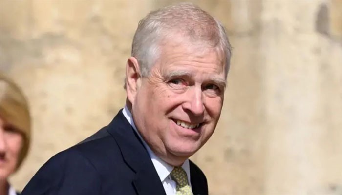 অ্যান্ড্রুর রাজকীয় উপাধি প্রত্যাহার করলেন রাজা, প্রাসাদ ছাড়ার নির্দেশ