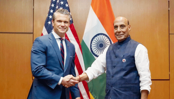 যুক্তরাষ্ট্র-ভারত ১০ বছরের প্রতিরক্ষা চুক্তি স্বাক্ষর যুক্তরাষ্ট্র-ভারত ১০ বছরের প্রতিরক্ষা চুক্তি স্বাক্ষর