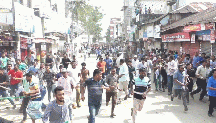 ভোলায় বিএনপি-বিজেপি সংঘর্ষে আহত ৫০  ভোলায় বিএনপি-বিজেপি সংঘর্ষে আহত ৫০