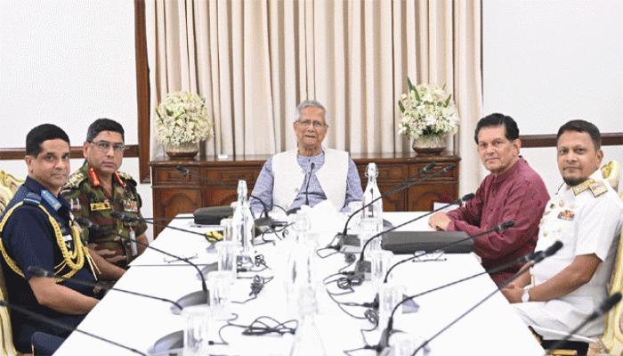 প্রধান উপদেষ্টার সঙ্গে তিন বাহিনীর প্রধানদের সাক্ষাৎ, নির্বাচন প্রস্তুতি নিয়ে আলোচনা প্রধান উপদেষ্টার সঙ্গে তিন বাহিনীর প্রধানদের সাক্ষাৎ, নির্বাচন প্রস্তুতি নিয়ে আলোচনা