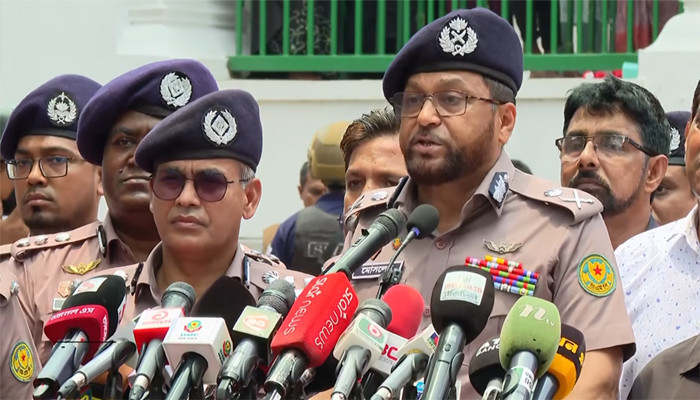 ​কার্যক্রম নিষিদ্ধ দলের পরিকল্পনা নস্যাৎ করা হয়েছে : ডিএমপি কমিশনার