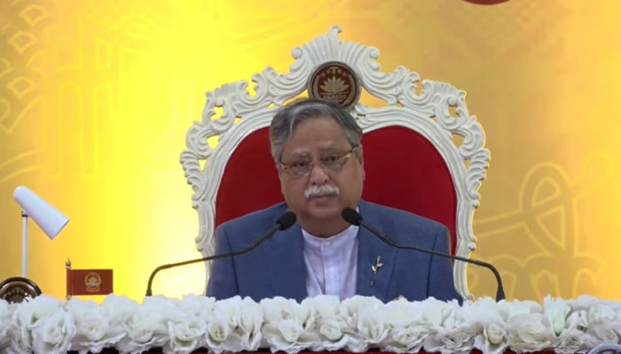 ​সশস্ত্র বাহিনীকে আধুনিক চতুর্মাত্রিক বাহিনী হিসেবে গড়ে তুলতে সরকার অঙ্গীকারবদ্ধ : রাষ্ট্রপতি