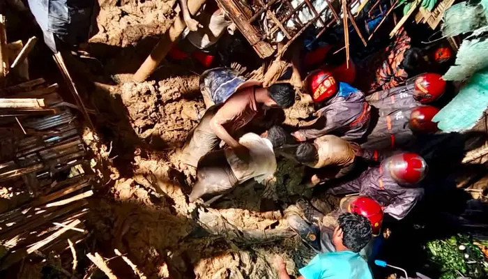 ​কক্সবাজারে পাহাড়ধসে মৃতের সংখ্যা বেড়ে ৯
