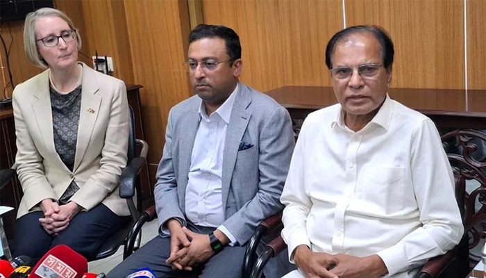 ​দুর্যোগ মোকাবেলায় সামগ্রিক প্রস্তুতি রয়েছে : ত্রাণমন্ত্রী