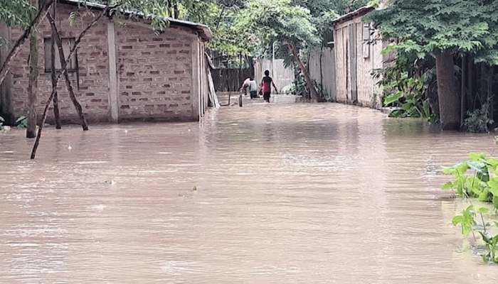 খোয়াই নদের বাঁধ ভেঙে হবিগঞ্জে অন্তত ২০ গ্রাম প্লাবিত