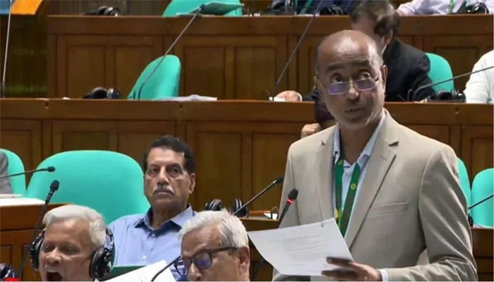 ​দিল্লিতে বসে হুংকার দিয়ে লাভ নেই, সীমানায় ঢুকলেই গ্রেপ্তার : আইনমন্ত্রী