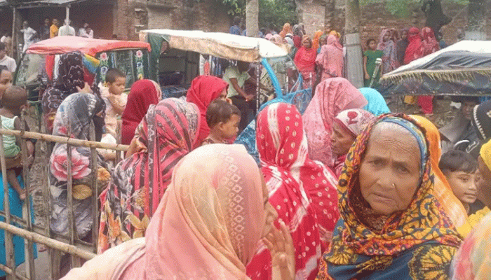 ​চাঁপাইনবাবগঞ্জে বিদ্যুৎস্পৃষ্ট হয়ে ৩ জনের মৃত্যু