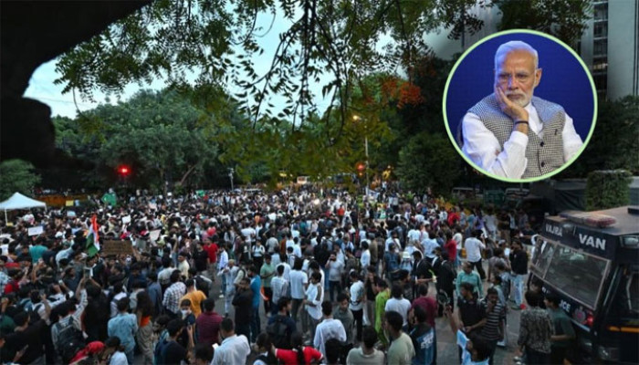শহরে শহরে ছড়িয়ে পড়ছে বিক্ষোভ, বেকায়দায় মোদি