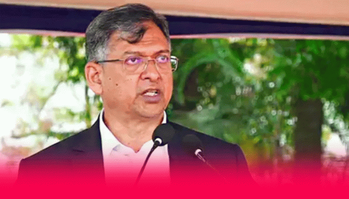 ​সংবিধানের অষ্টাদশ সংশোধনী হবে ঐতিহাসিক : স্বরাষ্ট্রমন্ত্রী