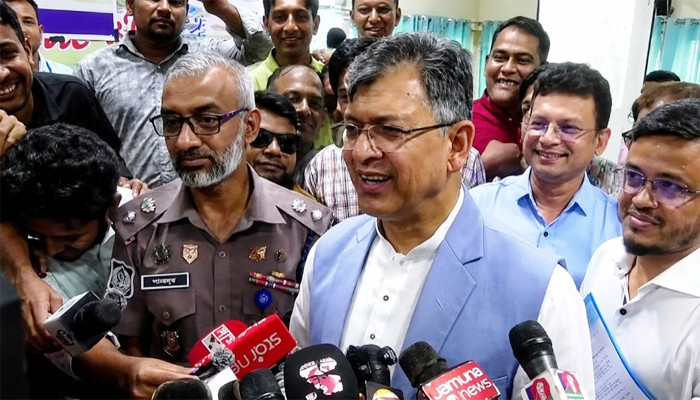 কিসের হাসিনা! মাঝেমধ্যে শুধু আওয়াজ-টাওয়াজ শোনা যায়