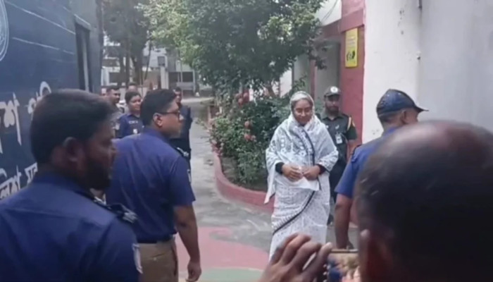 ​কারাগার থেকে প্যারোলে মুক্তি পেলেন দীপু মনি