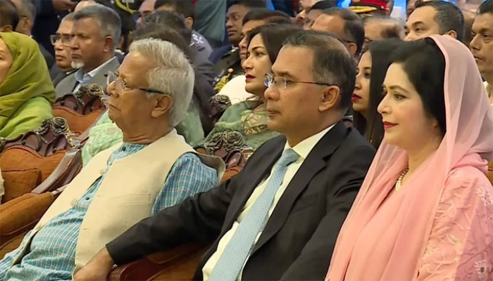 রাষ্ট্রপতির শপথ গ্রহণ অনুষ্ঠানে প্রধানমন্ত্রীর পাশে বসেছিলেন ড. ইউনূস