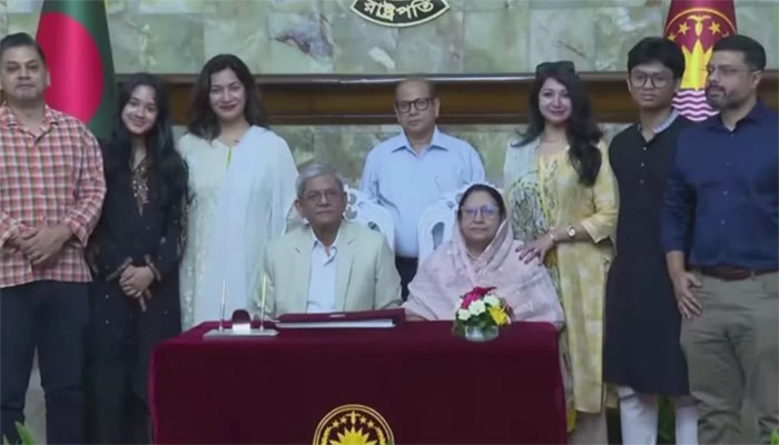 ​বঙ্গভবনে সপরিবারে নতুন রাষ্ট্রপতি