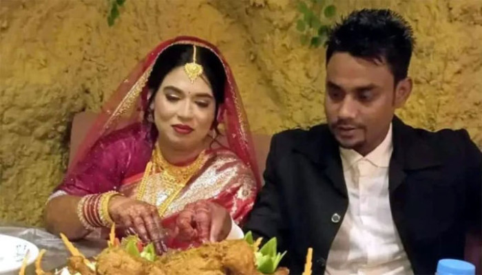 স্বামী প্রবাসে, পরকীয়া প্রেমিককে বিয়ে করলেন চার সন্তানের মা!