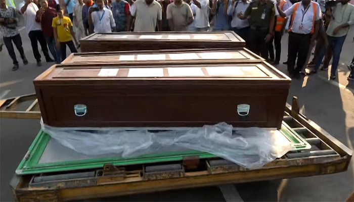 ​সৌদি আরবে অগ্নিকাণ্ডে নিহত ৯ বাংলাদেশির মরদেহ পরিবারের কাছে হস্তান্তর