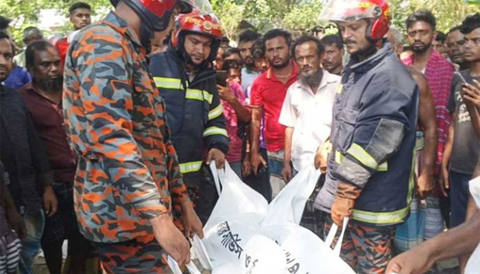 ​ময়মনসিংহে সড়ক দুর্ঘটনায় নারীসহ নিহত ৪