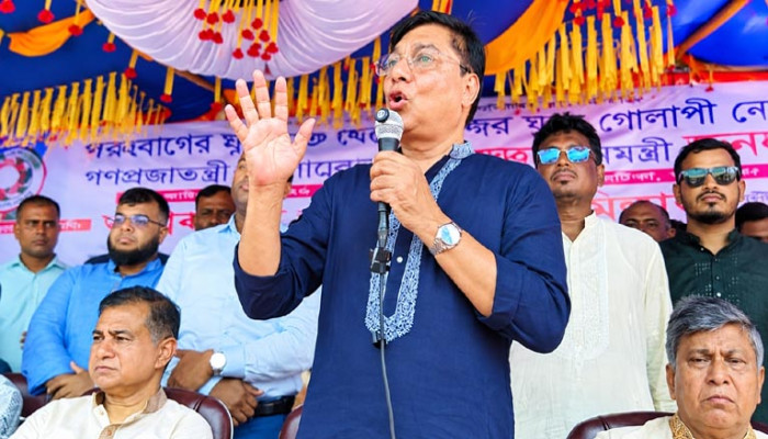 হাসিনা কালকেই আসুক, হাতকড়া দিয়ে রিসিভ করব : বিমানমন্ত্রী