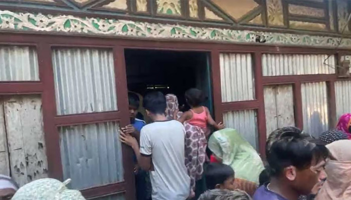 ​কুমিল্লায় মা ও ভাতিজিকে কুপিয়ে হত্যা, যুবক আটক