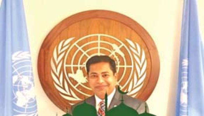 গোলাম ফারুক শাহীনকে বুকে টেনে নিলেন প্রধানমন্ত্রী