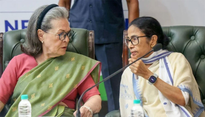 গণতন্ত্র রক্ষায় রাজপথে ইন্ডিয়া জোট, একসঙ্গে সোনিয়া-মমতা