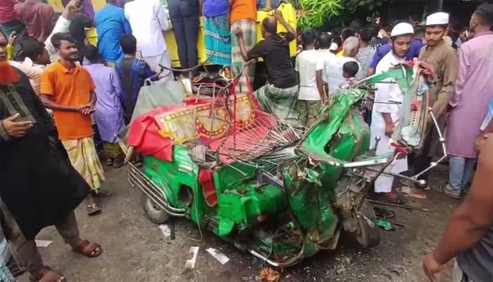 ময়মনসিংহে বাস-সিএনজি অটোরিকশা সংঘর্ষে নিহত ৭