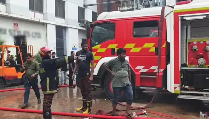 গাজীপুরে গার্মেন্টসে আগুন, নিয়ন্ত্রণে ৯ ইউনিট