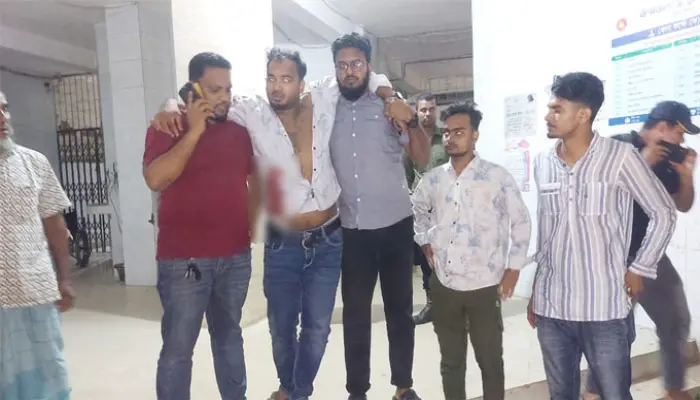 গাজীপুরে বিকাশ এজেন্টের গাড়িতে গুলি চালিয়ে ৩ কোটি টাকা ছিনতাই