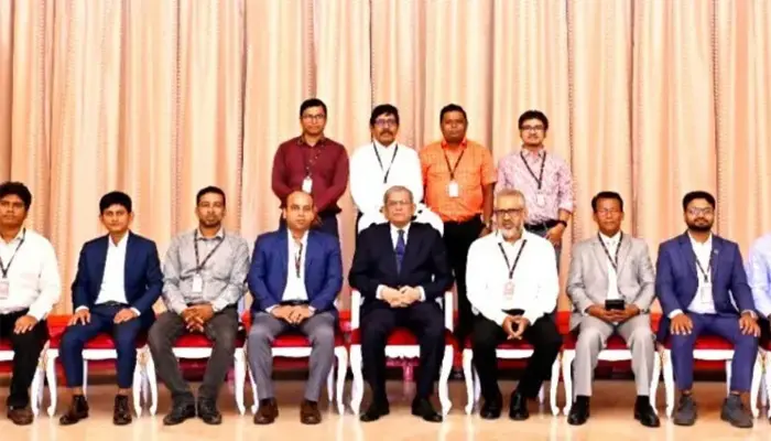 পেশাগত স্বার্থ সংরক্ষণে সংবাদকর্মীদের ঐক্যবদ্ধ হতে হবে : রাষ্ট্রপতি