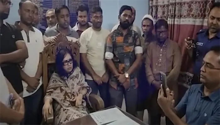 আপনি বিরাট আওয়ামী লীগ ছিলেন : ওসিকে রুমিন ফারহানা
