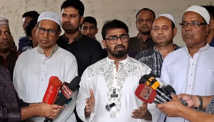 ক্ষমতায় যাওয়ার জন্য ভারতের সঙ্গে লিয়াঁজো করেছে জামায়াত : রাশেদ খাঁন